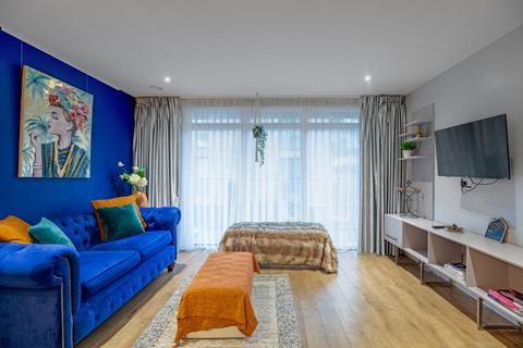 2 bedroom flat for sale, Madeira Street, Lamington Heights, E14