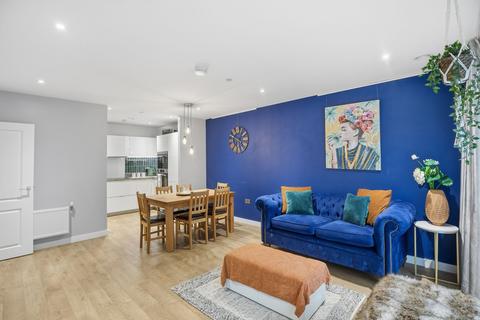 2 bedroom flat for sale, Madeira Street, Lamington Heights, E14