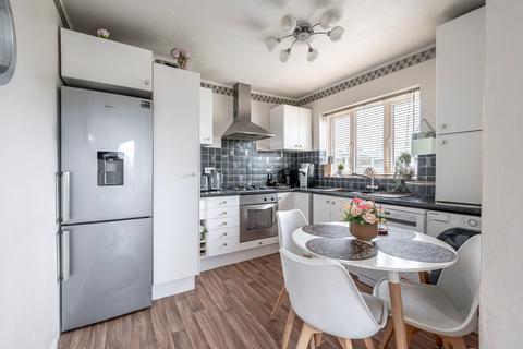 3 bedroom end of terrace house for sale, Notley Road, Lowestoft