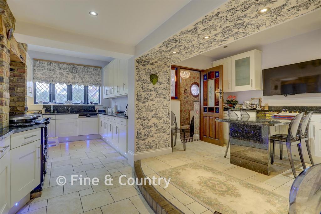 Kitchen/Breakfast Room