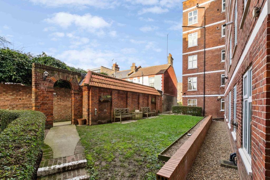 Communal Gardens.jpg