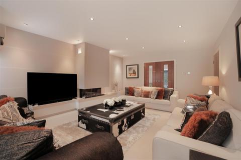 undefined, Rivermead Avenue, Hale Barns,