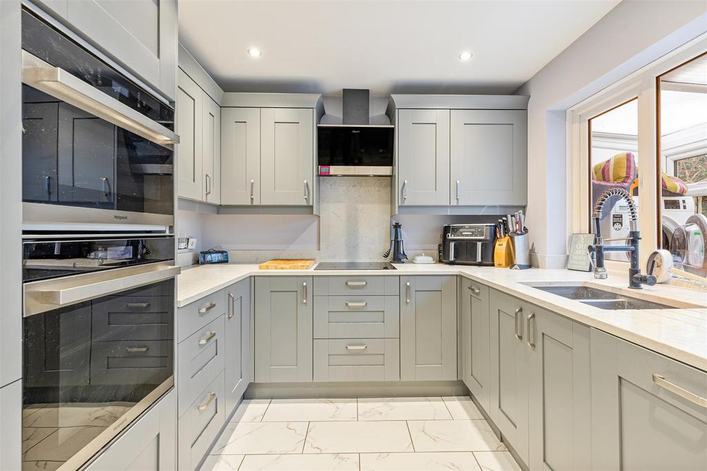 A14 - 73b South Ford Road, Dartmouth - 251120.jpg