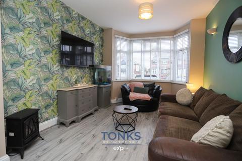 3 bedroom terraced house for sale, Highbury Avenue, Rowley Regis B65