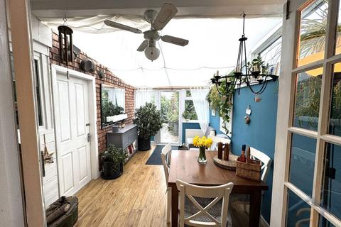 3 bedroom semi-detached house for sale, Guinea Hall Lane, Southport, PR9 8BT