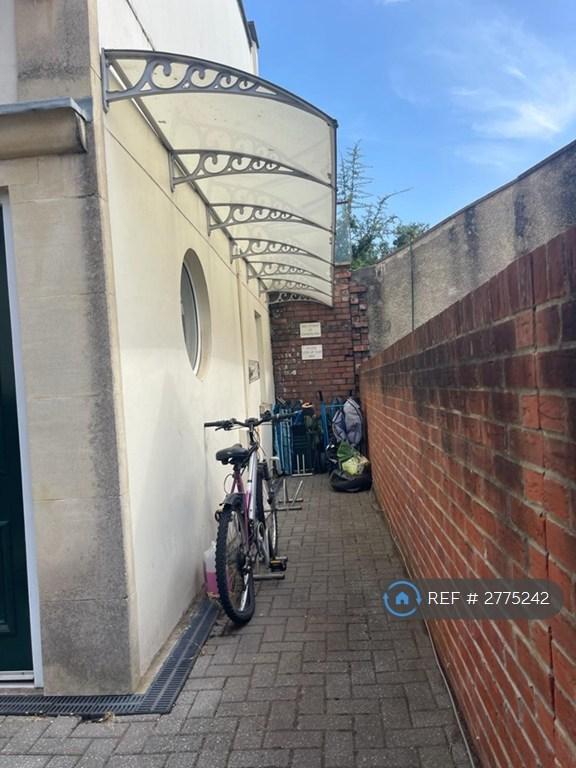Communal Secure Courtyard Area