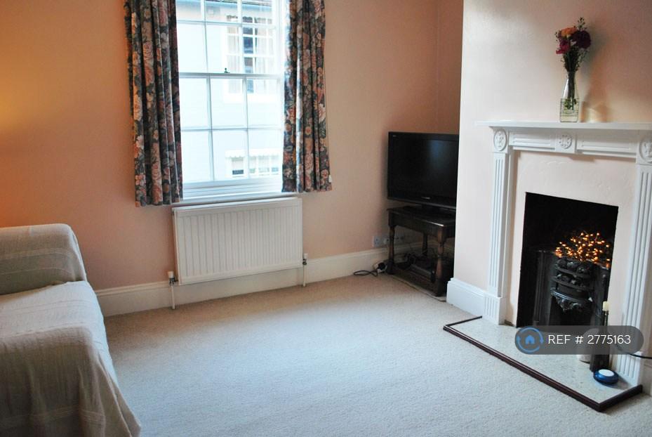 Lounge/Bedroom Two