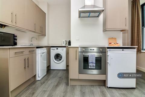 Studio to rent, Manilla Street, London, E14