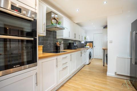 3 bedroom end of terrace house for sale, Chafford Way, Stifford Clays