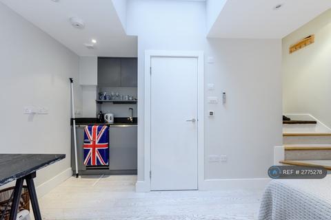 Studio to rent, Park Apartments, London, SW3