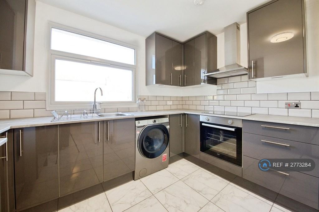 1st Floor Kitchen Included In Bedroom 1