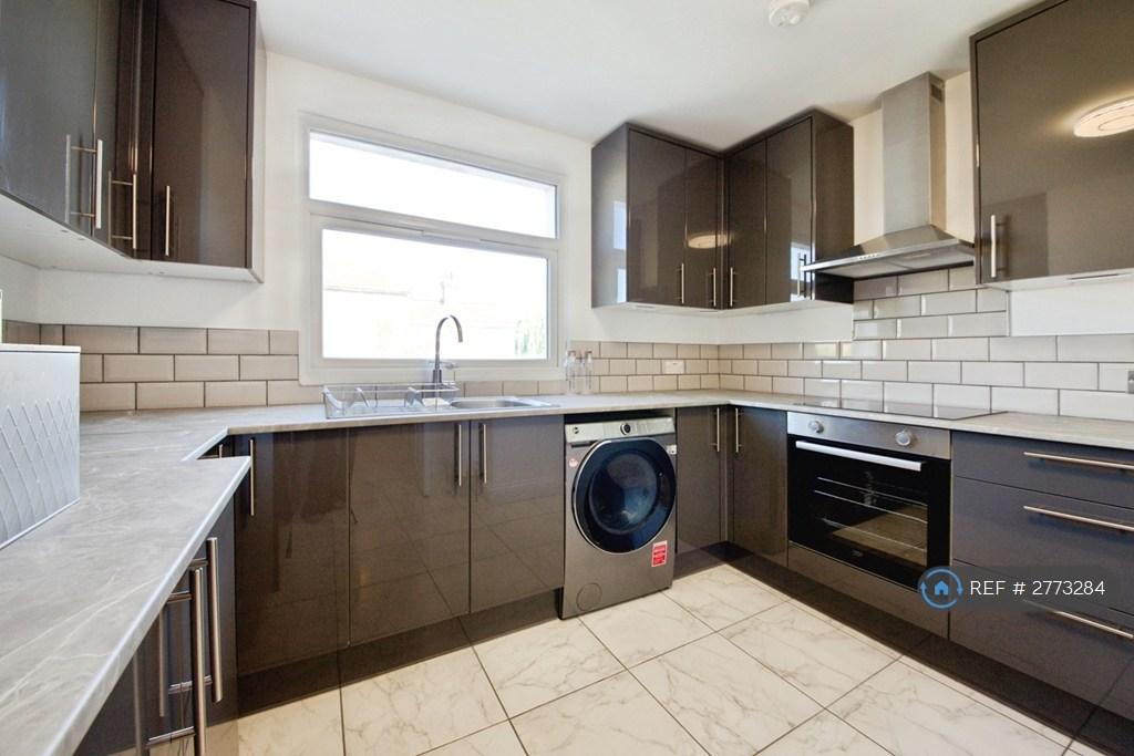 1st Floor Kitchen Included In Bedroom 1