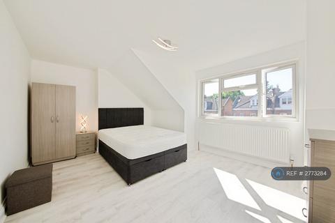 undefined, Park Avenue, London, N22