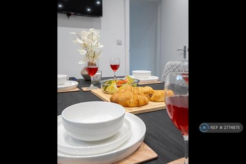 undefined, Forest Road West, Nottingham, NG7