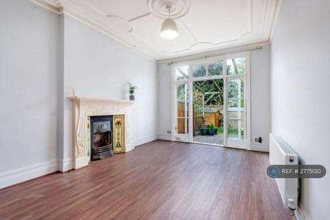 2 bedroom flat to rent, Julian Avenue, London, W3