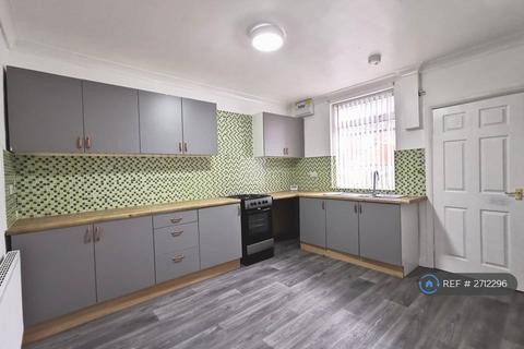 3 bedroom terraced house to rent, Hoyland Terrace, South Kirkby, Pontefract, WF9