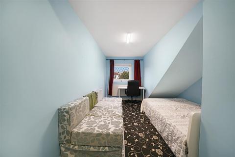 2 bedroom maisonette to rent, Charterhouse Avenue, Wembley