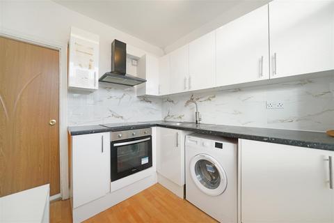 2 bedroom maisonette to rent, Charterhouse Avenue, Wembley