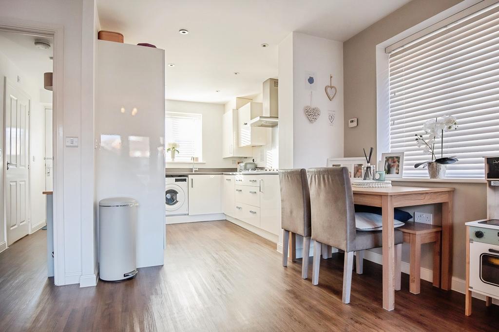 Kitchen Dining Area