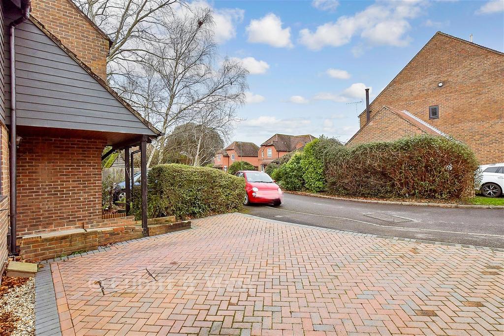 Driveway/Parking