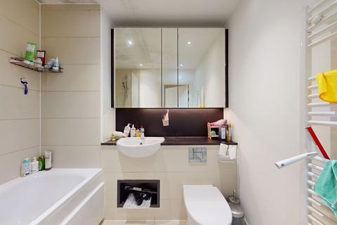 3 bedroom apartment to rent, Kingfisher Heights, 2 Bramwell Way, london, England, E16