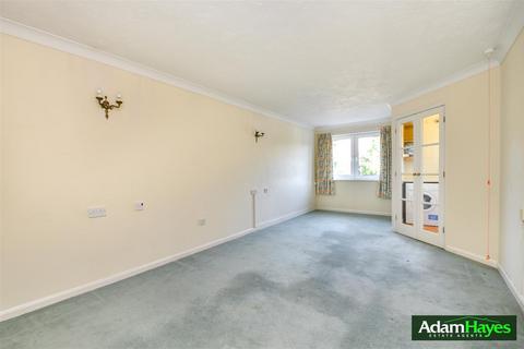 undefined, Farnham Close, London N20