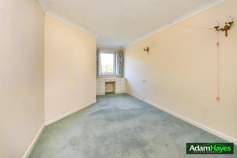 undefined, Farnham Close, London N20