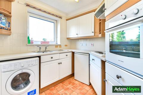 undefined, Farnham Close, London N20