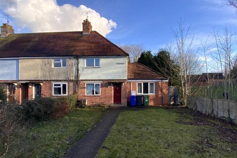 Bridge Road, Cosgrove