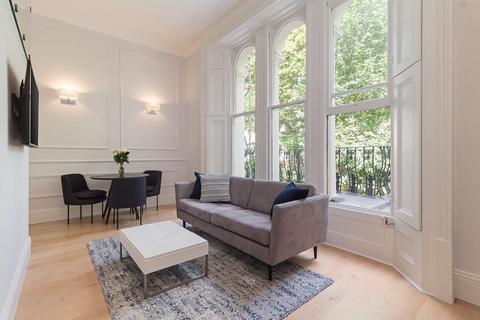 Studio to rent, Kensington Gardens Square, Bayswater, London, W2