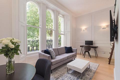 Studio to rent, Kensington Gardens Square, Bayswater, London, W2