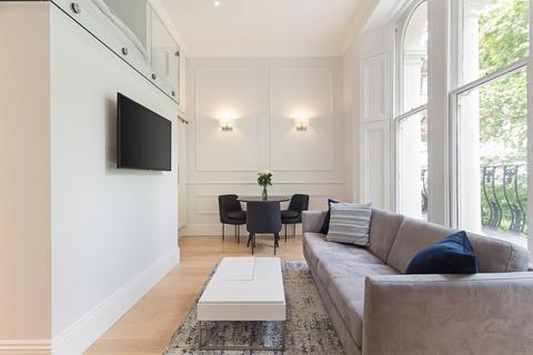 Studio to rent, Kensington Gardens Square, Bayswater, London, W2