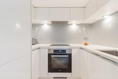 Studio to rent, Kensington Gardens Square, Bayswater, London, W2