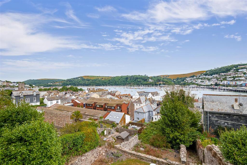 A12 - 37 Above Town Dartmouth - 220712.jpg