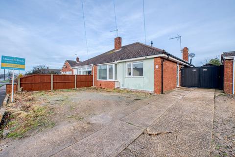2 bedroom semi-detached bungalow for sale, Willow Avenue, Bradwell