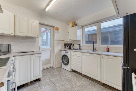 2 bedroom semi-detached bungalow for sale, Willow Avenue, Bradwell