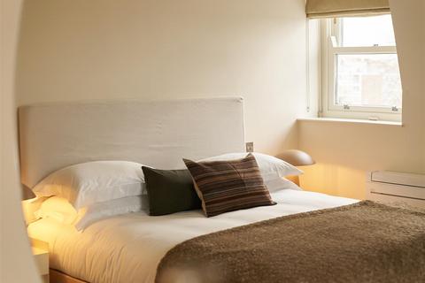 3 bedroom apartment to rent, Randolph Avenue, Little Venice, London W9