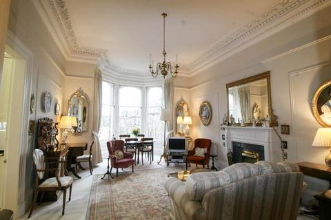 2 bedroom flat to rent, Greenhill Terrace, Bruntsfield, Edinburgh