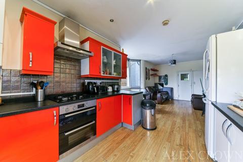 4 bedroom terraced house to rent, Ferndale Road, Brixton