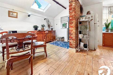 3 bedroom semi-detached house to rent, Doddington Court, Maidstone, Kent, ME16
