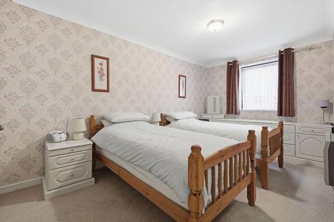 undefined, Queens Park Avenue, Billericay, CM12