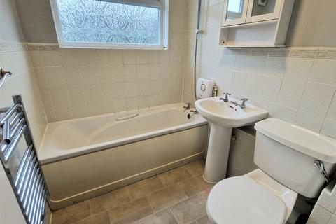 2 bedroom apartment for sale, Station Road, Redhill, Surrey, RH1