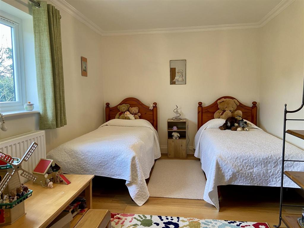Bedroom 4.JPEG
