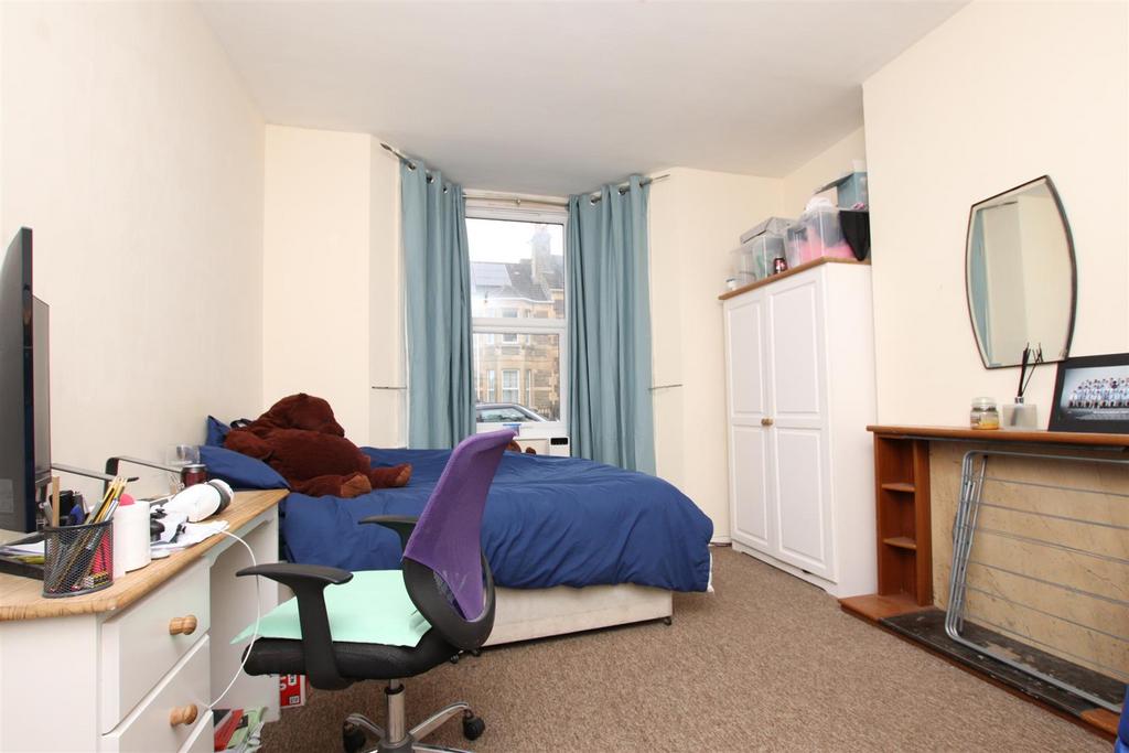 Bedroom one.JPG