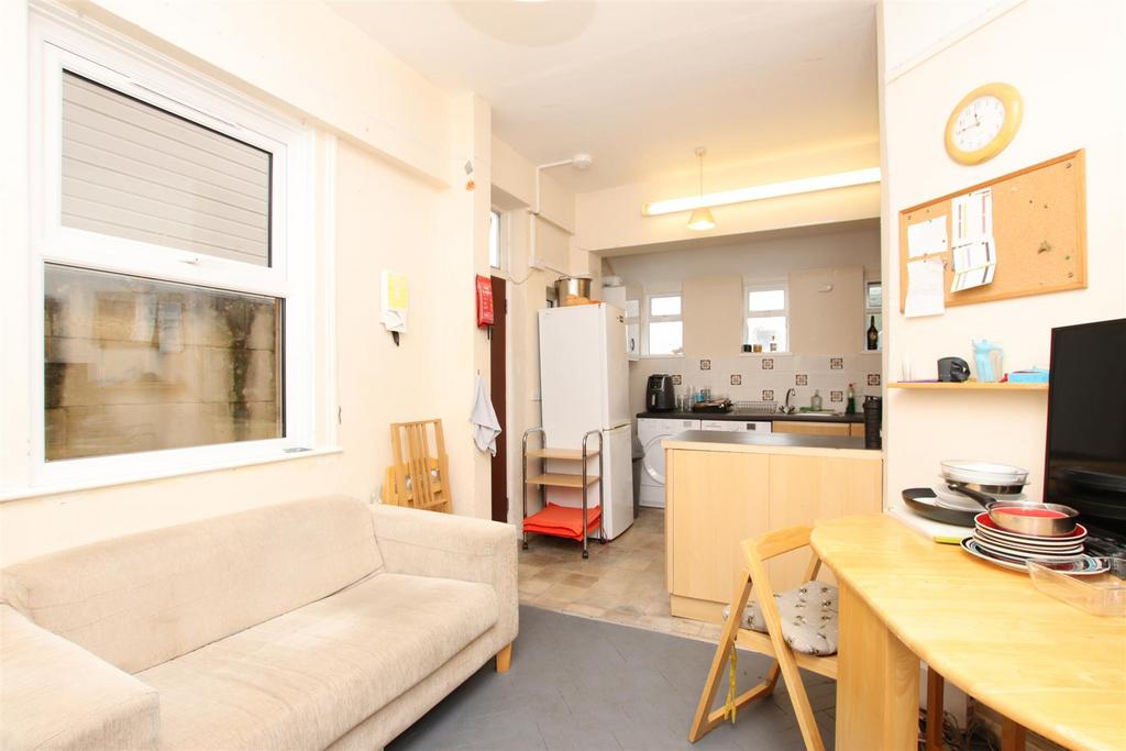 Living area.JPG