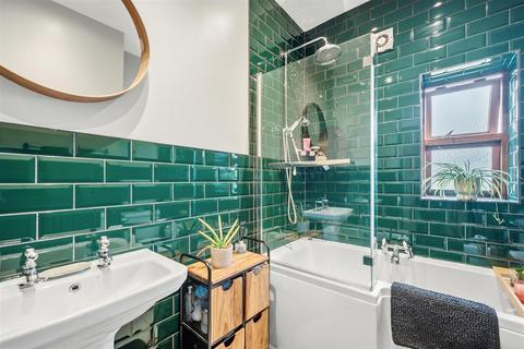 3 bedroom terraced house for sale, New Street, Matlock DE4