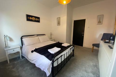 1 bedroom apartment to rent, Lathom Road, Southport PR9