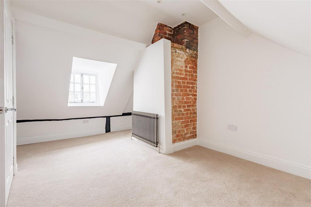 108  high street  (20).jpg