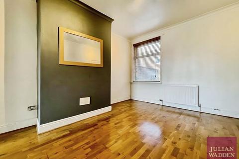 2 bedroom terraced house to rent, Rowsley Grove, Reddish, Stockport, SK5
