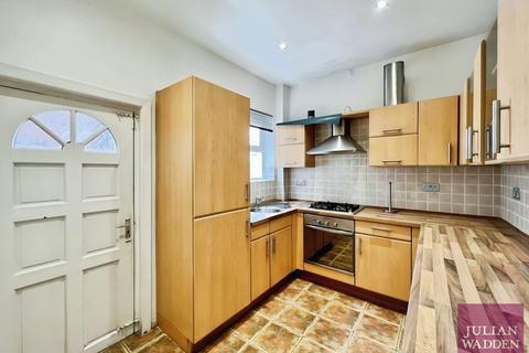 2 bedroom terraced house to rent, Rowsley Grove, Reddish, Stockport, SK5